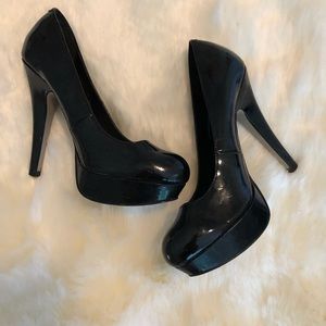 GUESS Winna Patent Leather Pump size 7